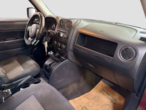 Used 2016 Jeep Patriot Sport w/ Power Value Group image 24