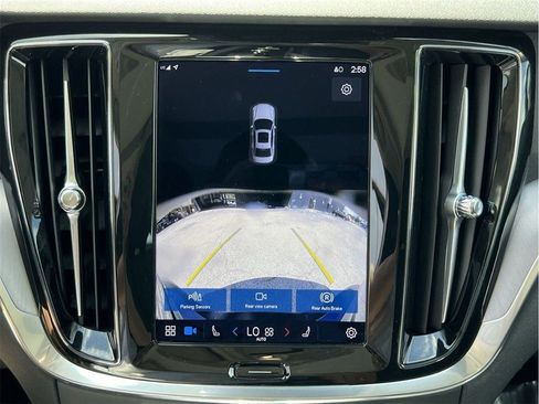 Used 2024 Volvo S60 B5 Core image 39