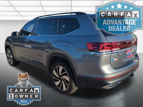Used 2024 Volkswagen Atlas SE image 2