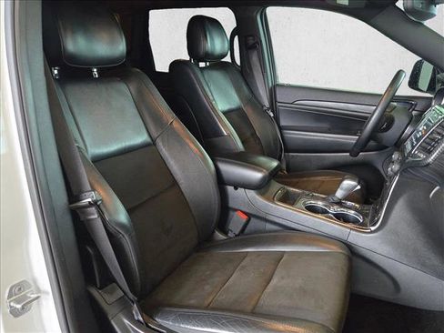 Used 2019 Jeep Grand Cherokee Altitude AWD/4WD image 23