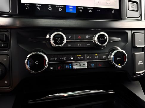 Used 2026 Ford F350 Lariat w/ Lariat Ultimate Package AWD/4WD image 14