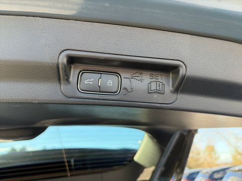 Used 2025 Ford Explorer ST-Line image 29