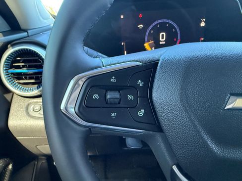 Used 2025 Chevrolet Trax LT w/ Driver Confidence Package image 26