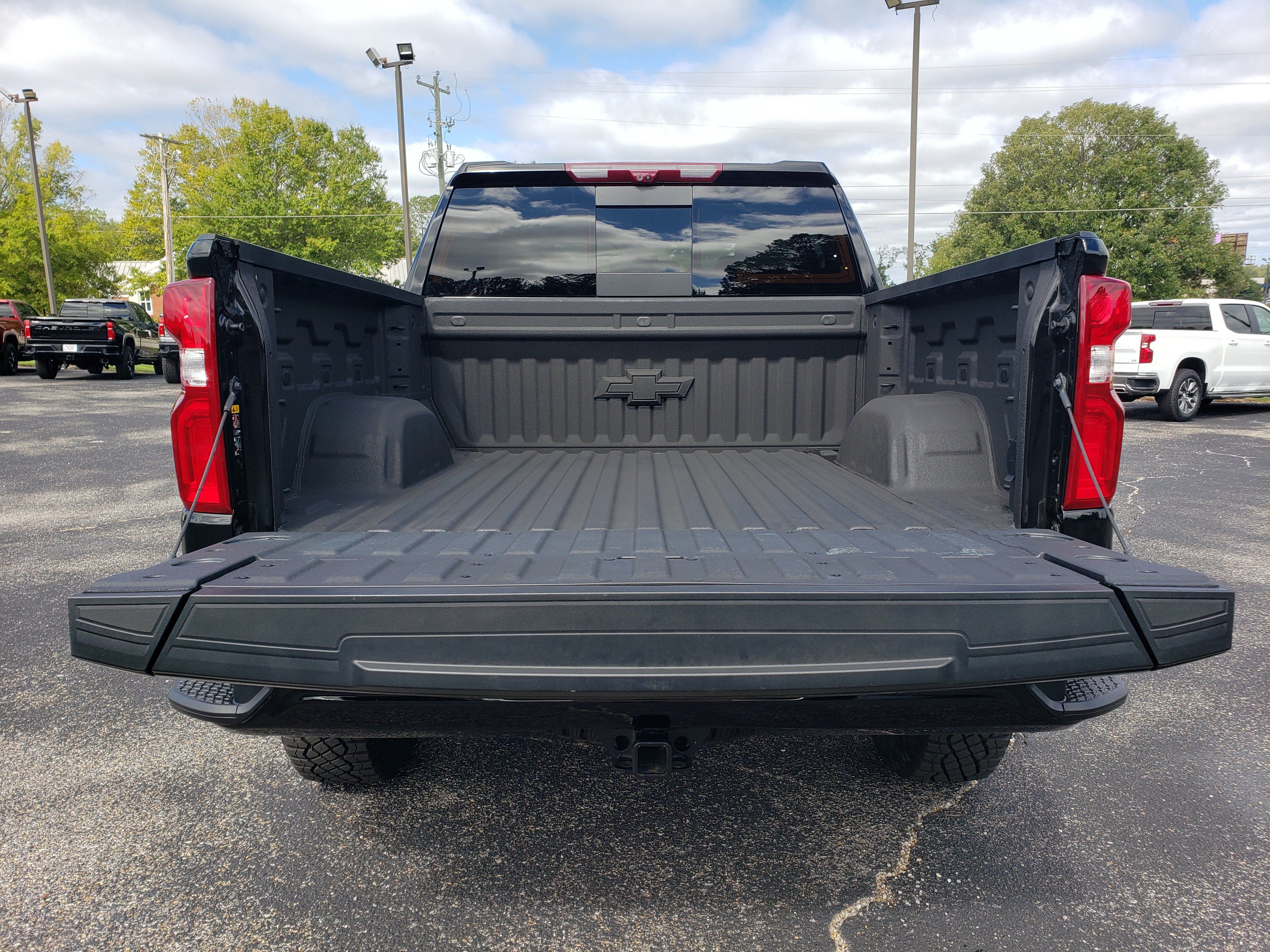 Used 2026 Chevrolet Silverado 1500 ZR2 w/ LPO, Dark Essentials Package AWD/4WD image 10