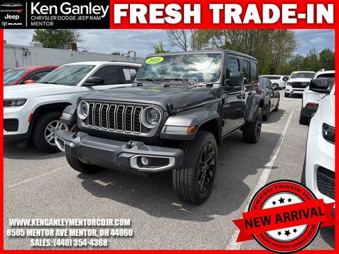 Certified 2025 Jeep Wrangler Unlimited Sahara w/ Safety Group AWD/4WD image 3