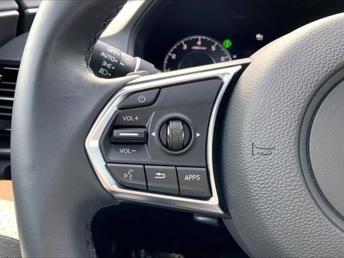 Used 2025 Acura RDX SH-AWD image 18