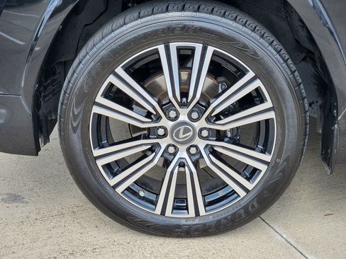 Used 2023 Lexus LX 600 4WD w/ Appearance Package image 10