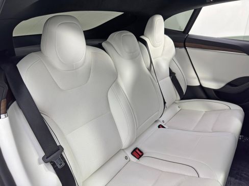 Used 2021 Tesla Model S Plaid image 41