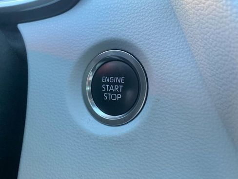 Used 2025 Toyota Corolla SE image 24