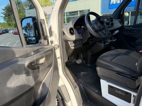 Used 2021 Mercedes-Benz Sprinter 2500 image 19