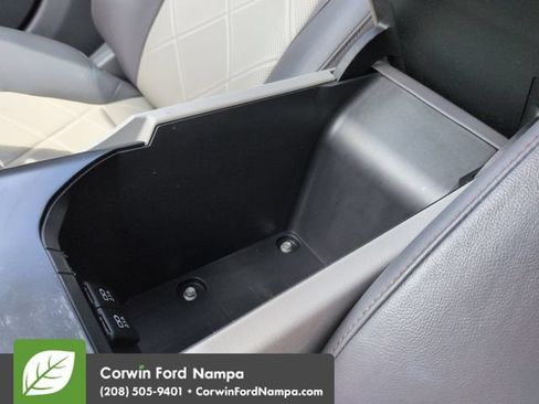 Used 2018 Toyota Camry XLE FWD image 19