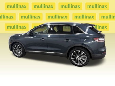 Used 2022 Lincoln Nautilus Reserve w/ Equipment Group 201A image 11