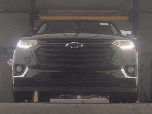 Used 2019 Chevrolet Traverse Premier w/ LPO, Blackout Package FWD image 4