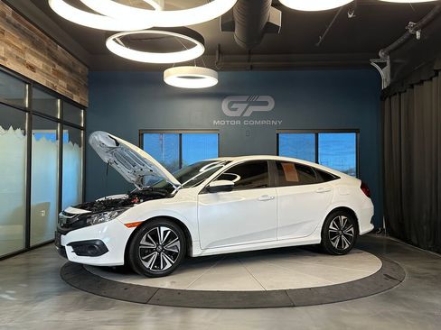 Used 2018 Honda Civic EX-T image 23