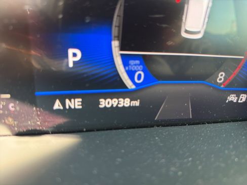 Certified 2023 Volkswagen Tiguan SE R-Line image 10