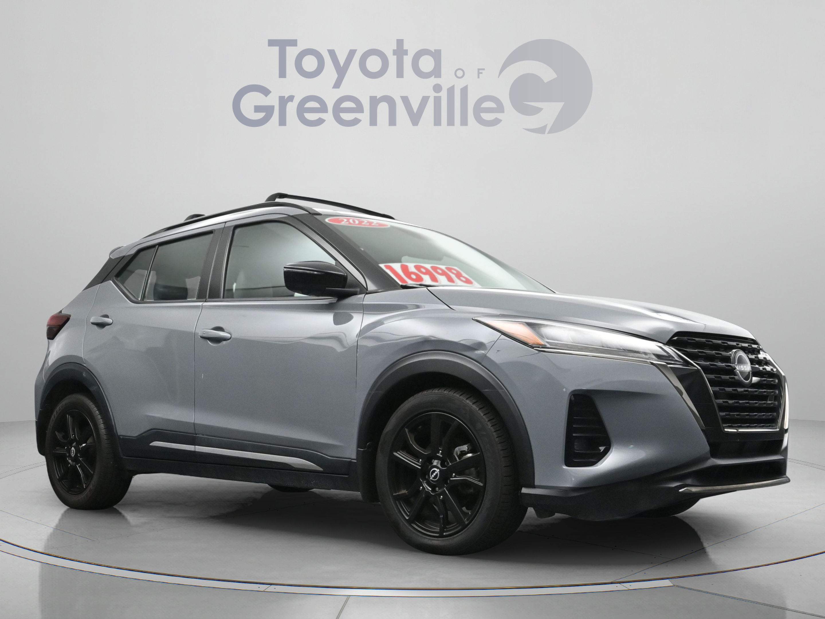 Used 2022 Nissan Kicks SR w/ Premium Package FWD image 19