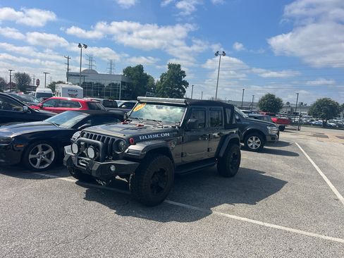 Used 2022 Jeep Wrangler Unlimited Rubicon w/ Safety Group AWD/4WD image 2