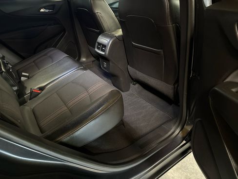 Used 2022 Chevrolet Equinox RS image 17