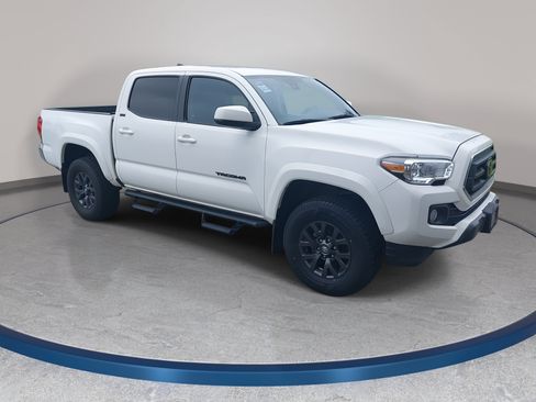 Used 2023 Toyota Tacoma SR5 RWD image 3