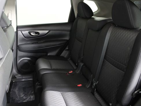 Used 2017 Nissan Rogue SV w/ SV Premium Package image 20