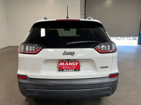 Used 2019 Jeep Cherokee Latitude Plus FWD image 4