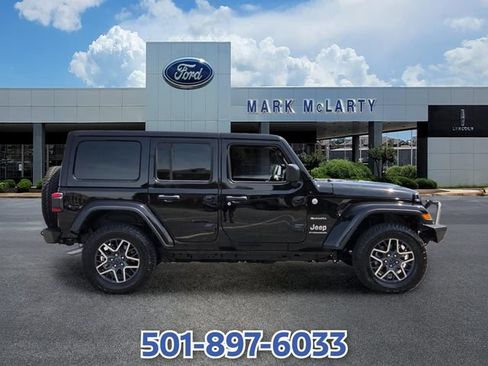 Used 2024 Jeep Wrangler Unlimited Sahara AWD/4WD image 6