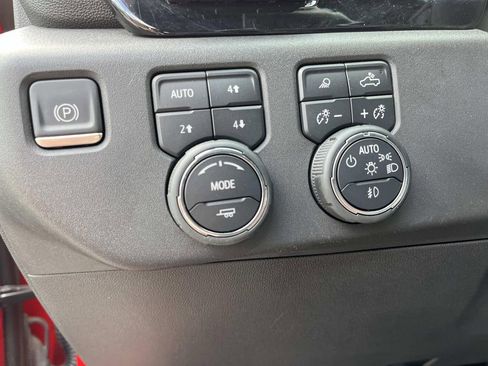 Used 2023 Chevrolet Silverado 1500 ZR2 w/ Technology Package AWD/4WD image 31