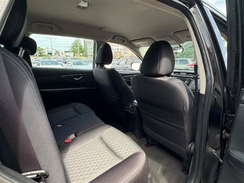 Used 2017 Nissan Rogue S AWD/4WD image 18