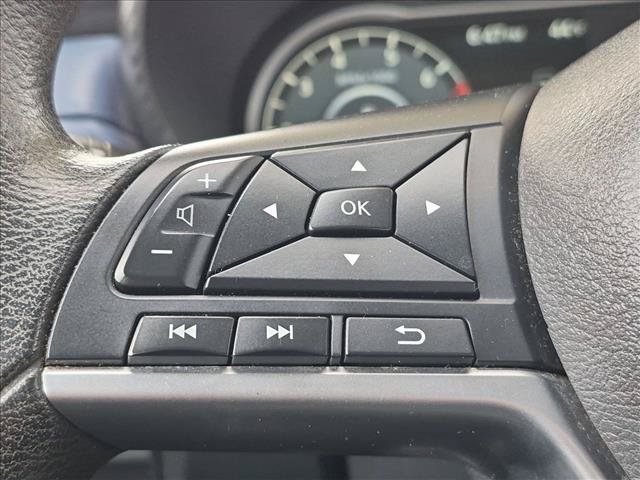 Used 2023 Nissan Versa SV FWD image 16