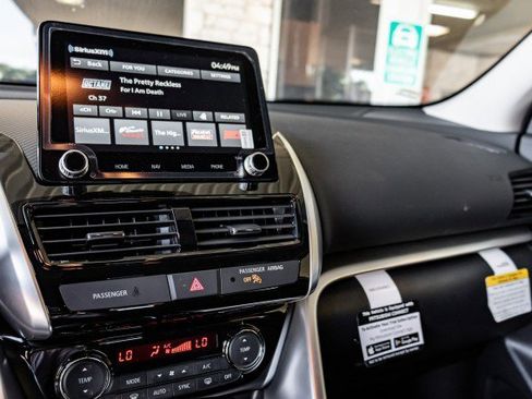 New 2025 Mitsubishi Eclipse Cross SE image 12