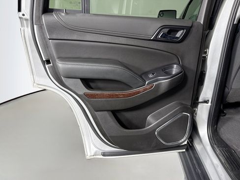 Used 2019 GMC Yukon SLE w/ SLE Value Package image 25