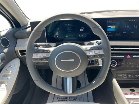 Used 2024 Hyundai Sonata SEL FWD image 12