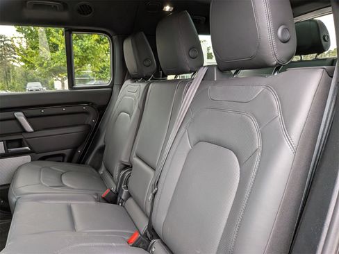 Used 2024 Land Rover Defender 130 V8 image 31