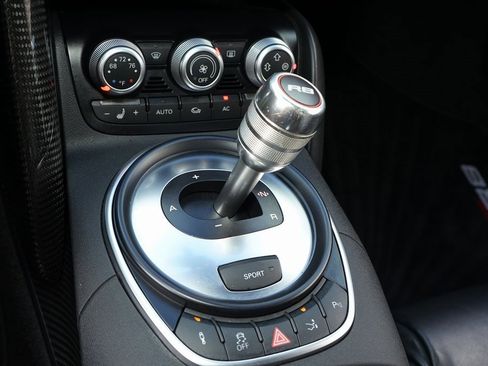 Used 2011 Audi R8 V10 image 19