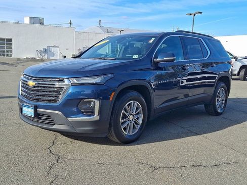 Certified 2023 Chevrolet Traverse LT image 3