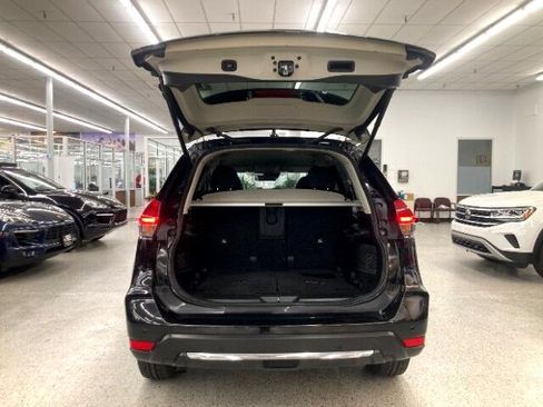 Used 2020 Nissan Rogue SV image 32