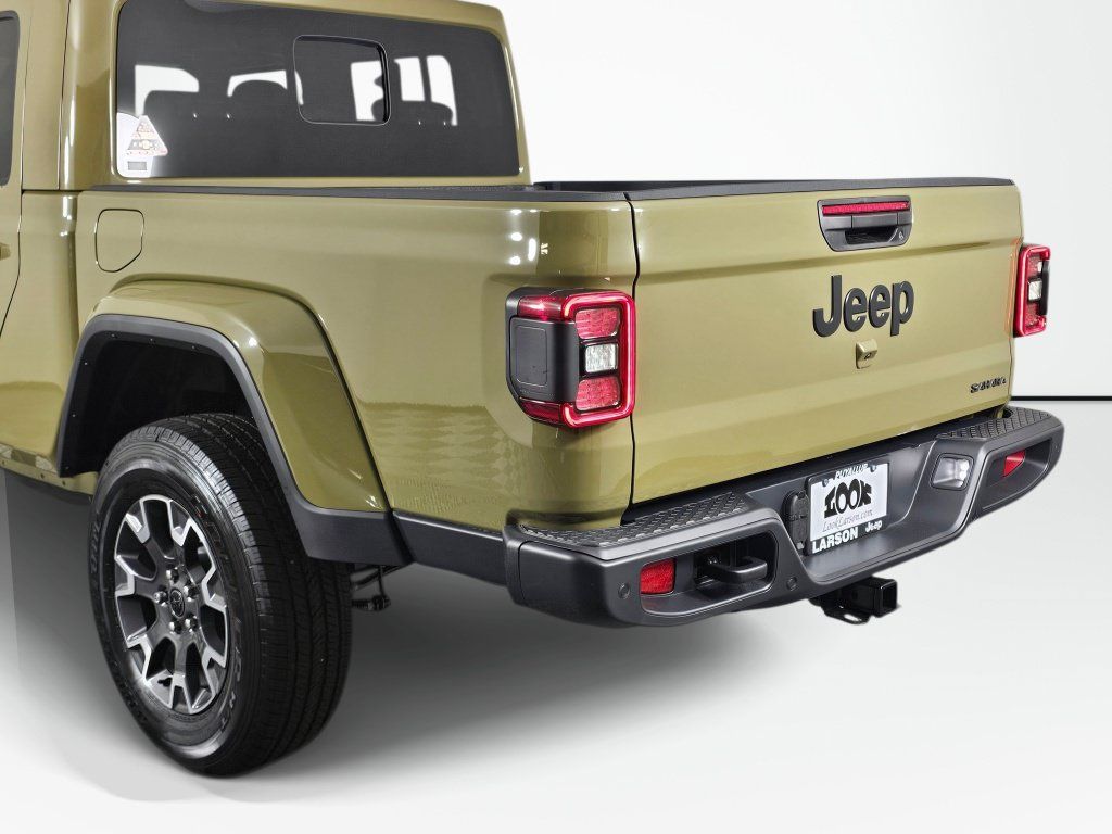 New 2026 Jeep Gladiator Sport AWD/4WD image 16
