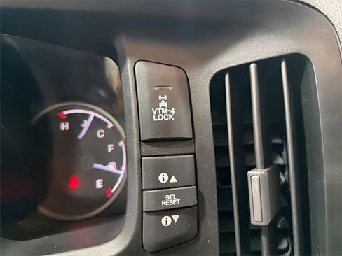 Used 2014 Honda Ridgeline SE image 25