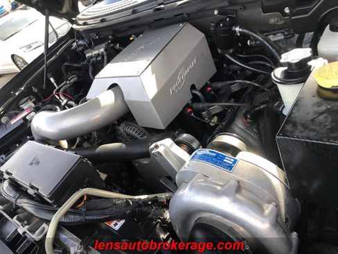 Used 2011 Ford F150 Raptor w/ Raptor Luxury Pkg image 25