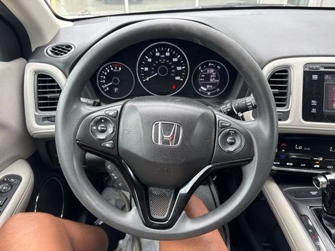 Used 2017 Honda HR-V EX image 14