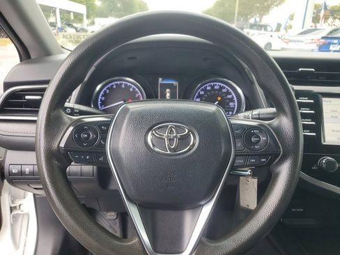 Used 2019 Toyota Camry LE image 19