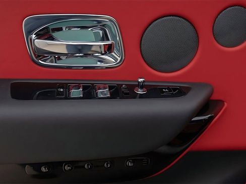 Used 2023 Rolls-Royce Cullinan image 21