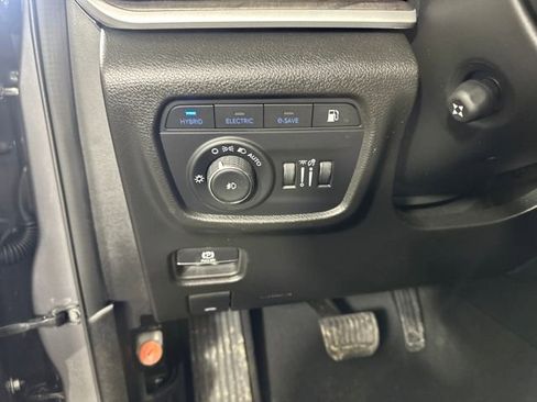 Used 2024 Jeep Grand Cherokee Limited 4xe image 19