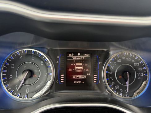 Used 2015 Chrysler 200 Limited w/ Spring Special Group FWD image 19