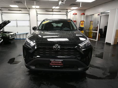 Used 2025 Toyota RAV4 XLE image 2