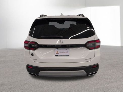 Used 2025 Honda Pilot Touring image 35