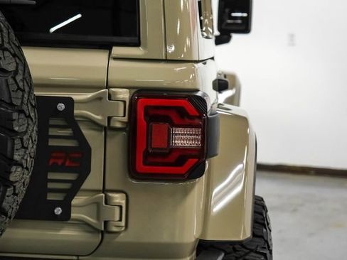 Used 2022 Jeep Wrangler Unlimited Sahara AWD/4WD image 41
