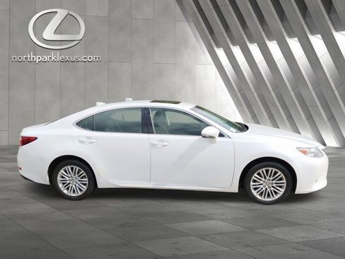 Used 2015 Lexus ES 350 w/ Luxury Package FWD image 4