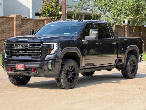 Used 2024 GMC Sierra 2500 AT4 w/ AT4 Premium Plus Package AWD/4WD image 13