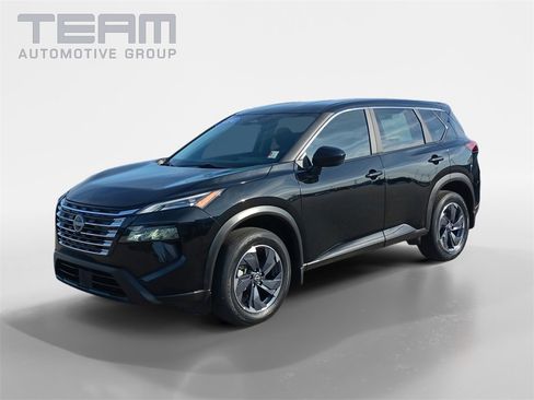 Used 2024 Nissan Rogue SV image 3